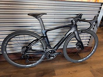 Used Pinarello DOGMA F DURA ACE Di2 Disc 2022 2022 Road & Gravel, Black — image 1 of 7