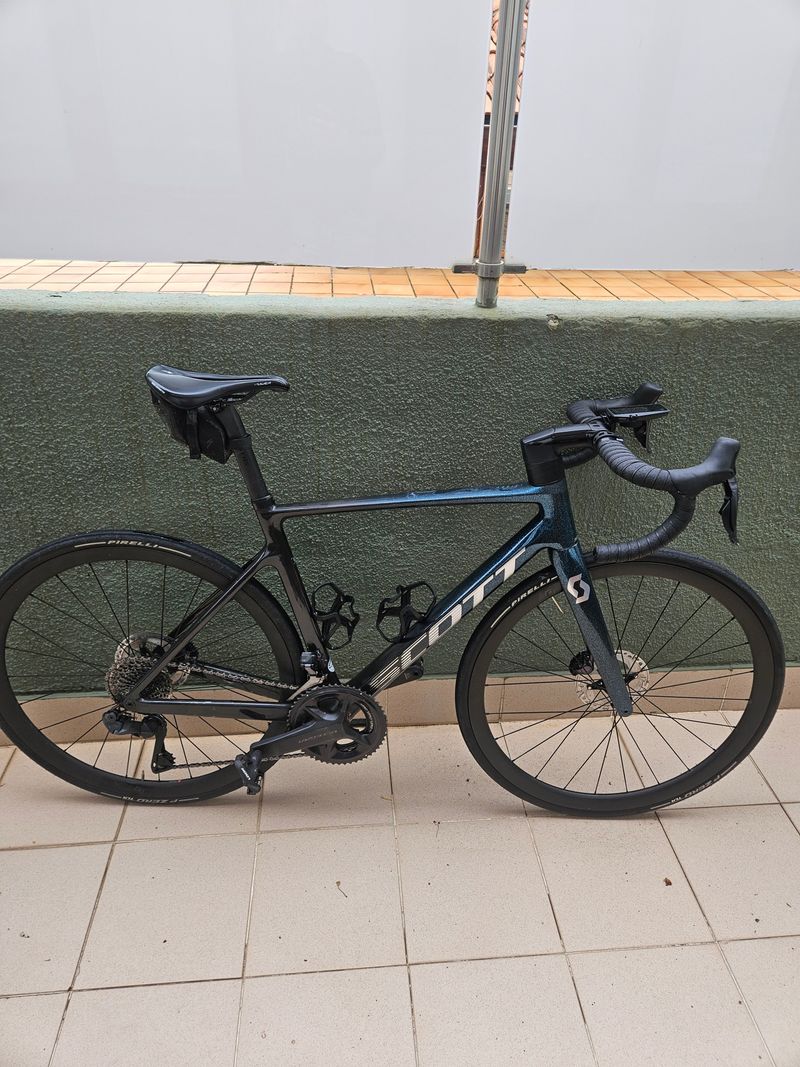 Scott Addict Rc Pro Ultegra Di2 2024 Road & Gravel usato