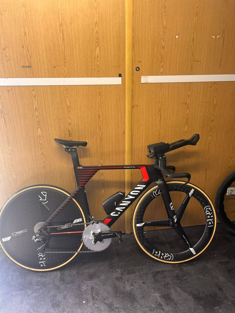 Canyon speedmac cf slx Custom Shimano Dura Ace Di2 2019 Road & Gravel d'occasion — image 1 sur 4