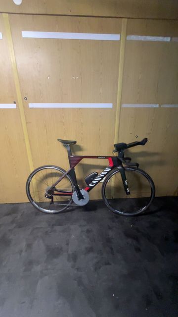 Canyon speedmac cf slx Custom Shimano Dura Ace Di2 2019 Road & Gravel d'occasion — image 4 sur 4