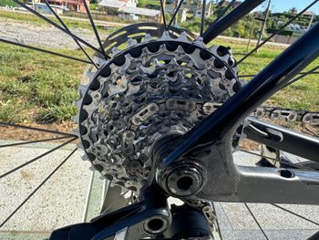 Used Trek Madone SRAM Force eTap AXS 2025 Road & Gravel — image 9 of 33