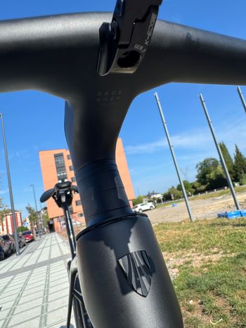 Used Trek Madone SRAM Force eTap AXS 2025 Road & Gravel — image 24 of 33