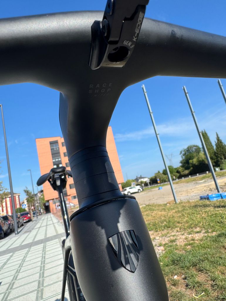 Used Trek Madone SRAM Force eTap AXS 2025 Road & Gravel — image 24 of 33