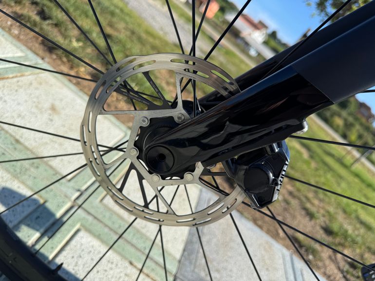 Used Trek Madone SRAM Force eTap AXS 2025 Road & Gravel — image 33 of 33