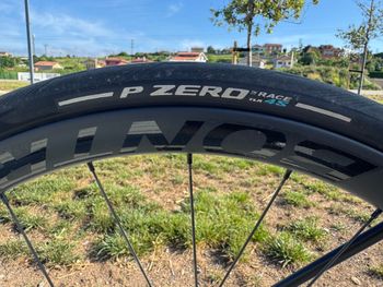 Used Trek Madone SRAM Force eTap AXS 2025 Road & Gravel — image 14 of 33