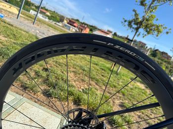Used Trek Madone SRAM Force eTap AXS 2025 Road & Gravel — image 13 of 33