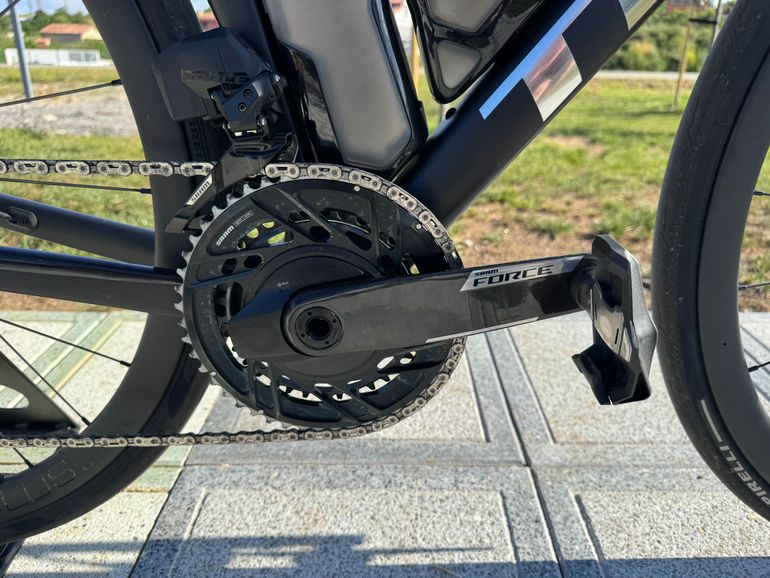 Used Trek Madone SRAM Force eTap AXS 2025 Road & Gravel — image 10 of 33