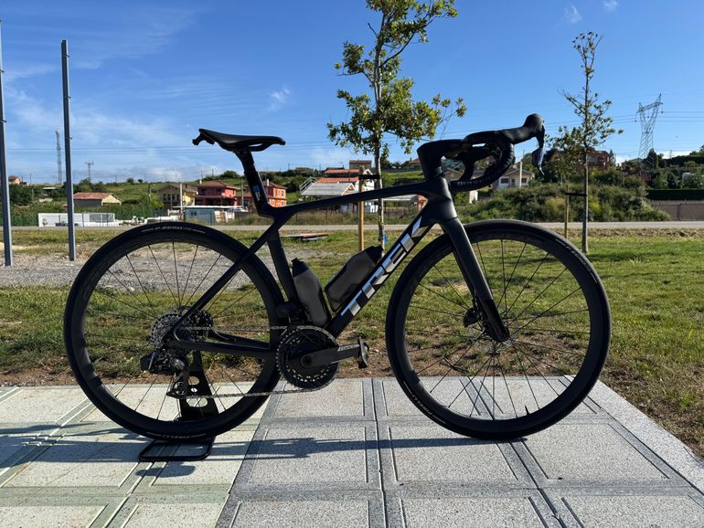 Used Trek Madone SRAM Force eTap AXS 2025 Road & Gravel — image 1 of 33