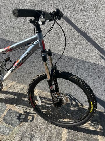 Gebrauchtes Kona One20 Shimano Deore XT 2010 Mountainbike, Weiß — Bild 2 von 7