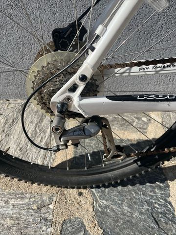 Gebrauchtes Kona One20 Shimano Deore XT 2010 Mountainbike, Weiß — Bild 3 von 7