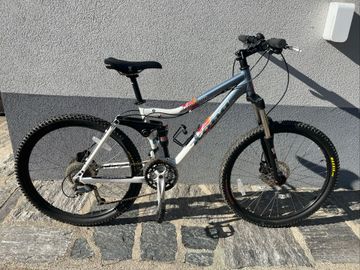 Gebrauchtes Kona One20 Shimano Deore XT 2010 Mountainbike, Weiß — Bild 1 von 7