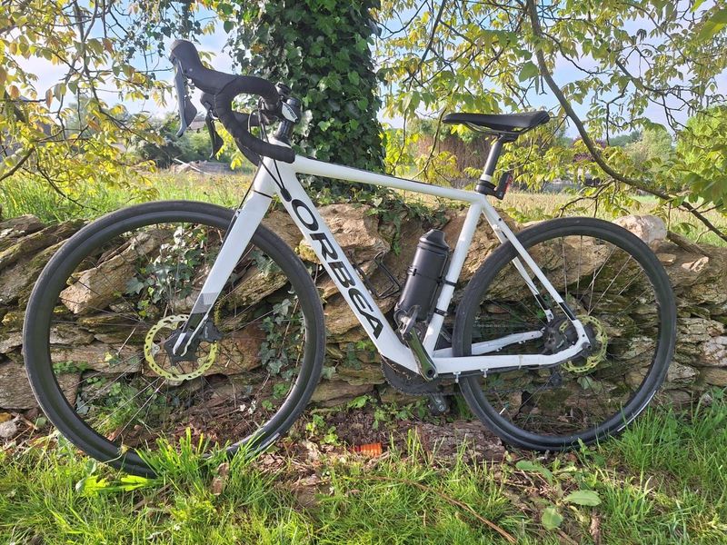 Gebrauchtes Orbea GAIN D30 2021 2021 Road & Gravel, Weiß — Bild 1 von 3