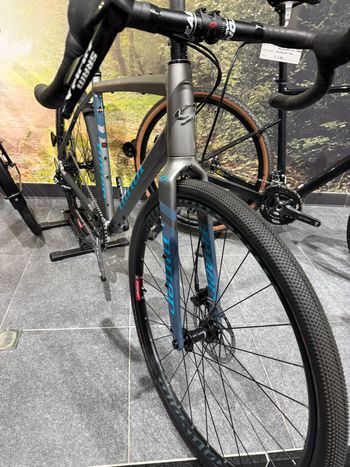 Used Niner RLT 9 2-STAR SRAM APEX 1 2023 2023 Road & Gravel, Light Gray — image 8 of 15