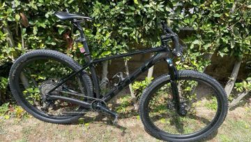 Used Trek Procaliber 9.8 2023 2023 Mountainbike, Light Gray, 29 — image 11 of 12