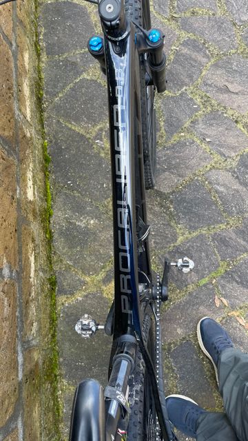 Used Trek Procaliber 9.8 2023 2023 Mountainbike, Light Gray, 29 — image 2 of 12