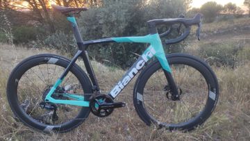 Bianchi Oltre XR4 - Dura Ace Di2 2022 2022 Road & Gravel usato