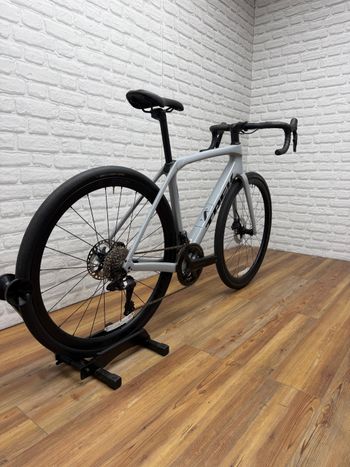 Used Trek Domane SL 7 Gen 4 2023 2023 Road & Gravel, Light Gray — image 3 of 6