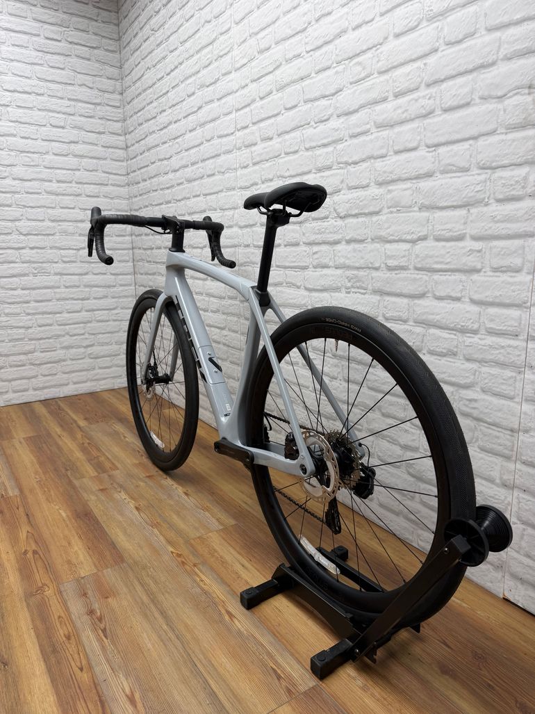 Used Trek Domane SL 7 Gen 4 2023 2023 Road & Gravel, Light Gray — image 6 of 6