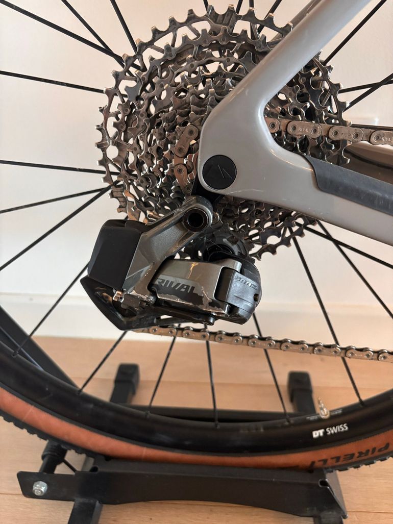 Used Canyon Grizl CF SL 7 eTap 2022 2022 Road & Gravel, Light Gray — image 4 of 9