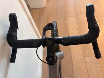 Used Canyon Grizl CF SL 7 eTap 2022 2022 Road & Gravel, Light Gray — image 7 of 9