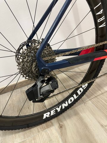 Canyon Inflite CF SL 8 2022 2022 Road & Gravel usato, Arancione — immagine 4 di 8
