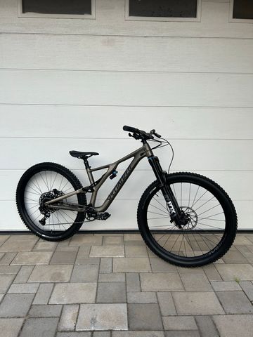 Gebrauchtes Specialized Stumpjumper SRAM NX Eagle 2024 Mountainbike, Hellgrau — Bild 1 von 7