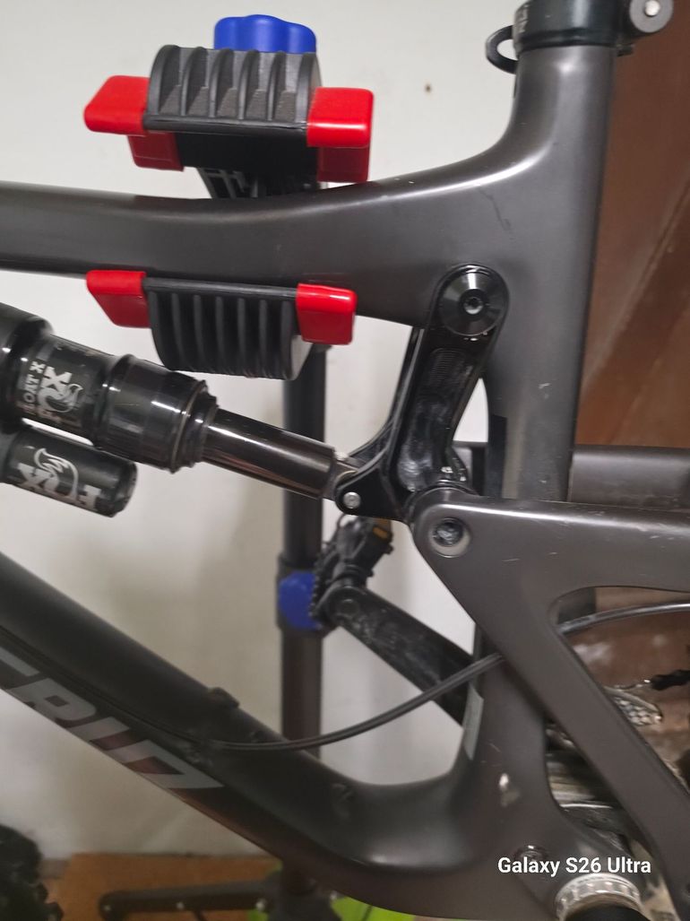 Santa Cruz Bronson Single Speed / Fixed Gear 2017 Mountainbike d'occasion — image 11 sur 13