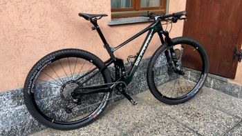 Used Lee Cougan Lee Cougan Crossfire Air 2022 Mountainbike, Green — image 1 of 8