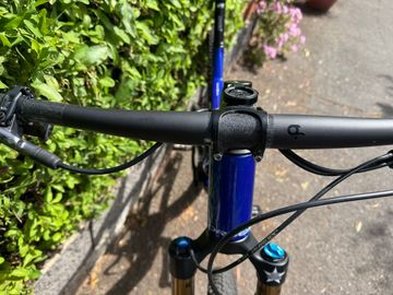 Used Orbea Oiz SRAM XX 2025 Mountainbike, Blue, 29 — image 12 of 17
