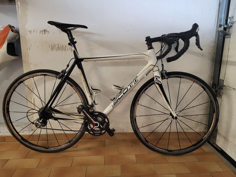 Used Scott Addict R3 2012 Road & Gravel, White — image 1 of 4