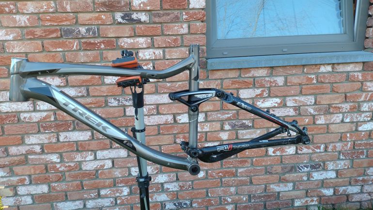 Used Trek Fuel EX 9 UK 2012 Frameset 2012 Mountainbike, Hellgrau, 26 — image 2 of 25