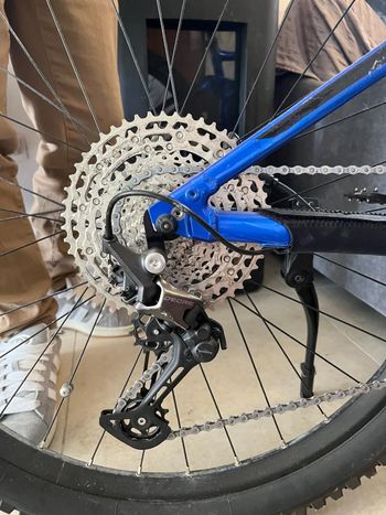 Used Giant Stance 2024 2024 Mountainbike, Azul — image 4 of 9