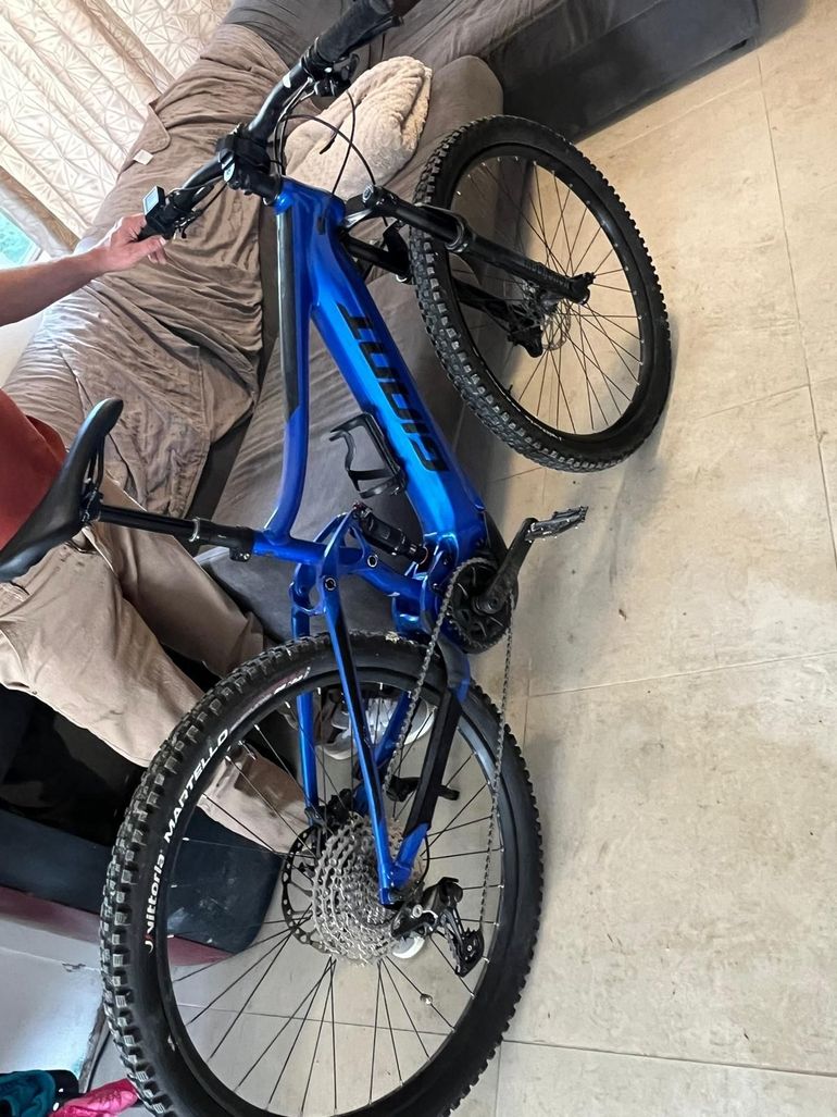 Used Giant Stance 2024 2024 Mountainbike, Azul — image 2 of 9