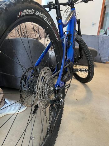 Used Giant Stance 2024 2024 Mountainbike, Azul — image 3 of 9