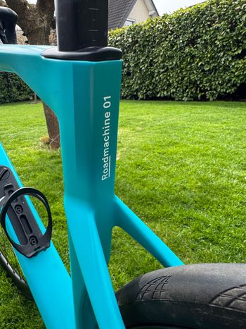 Used BMC Roadmachine Shimano Ultegra Di2 2024 Road & Gravel, Verde — image 7 of 7