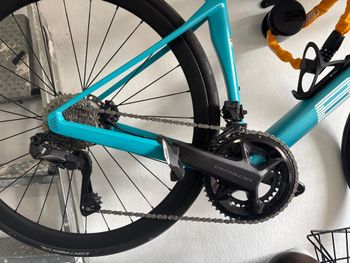 Used BMC Roadmachine Shimano Ultegra Di2 2024 Road & Gravel, Verde — image 3 of 7