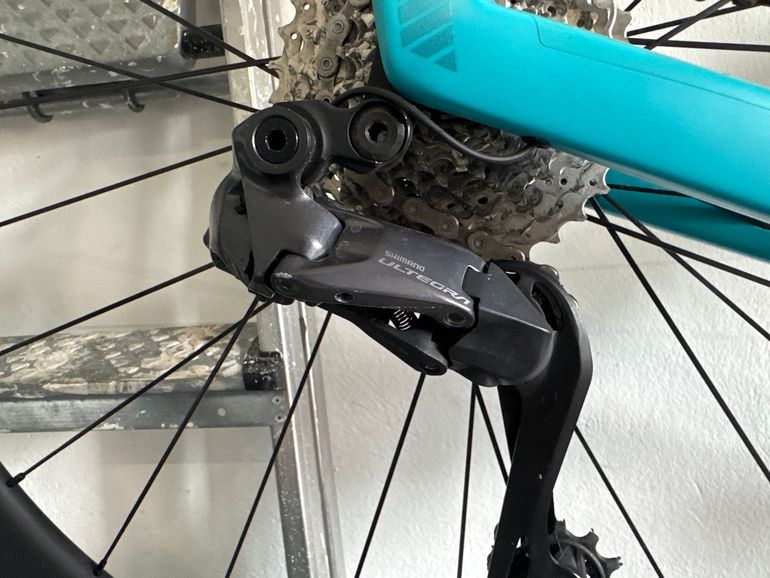 Used BMC Roadmachine Shimano Ultegra Di2 2024 Road & Gravel, Verde — image 4 of 7