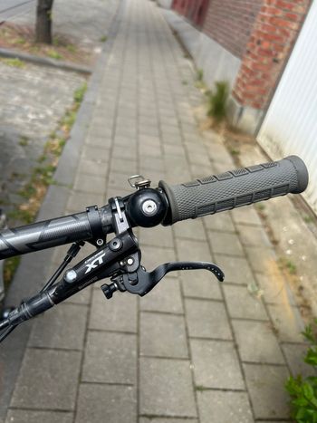 Used Banshee Prime V3.1 RAW Medium 2022 Mountainbike, Light Gray — image 6 of 8