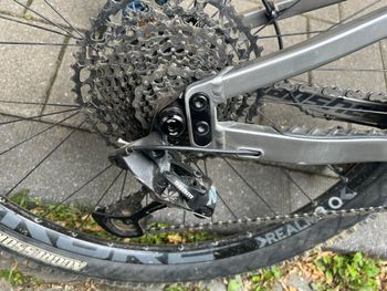 Used Banshee Prime V3.1 RAW Medium 2022 Mountainbike, Light Gray — image 7 of 8