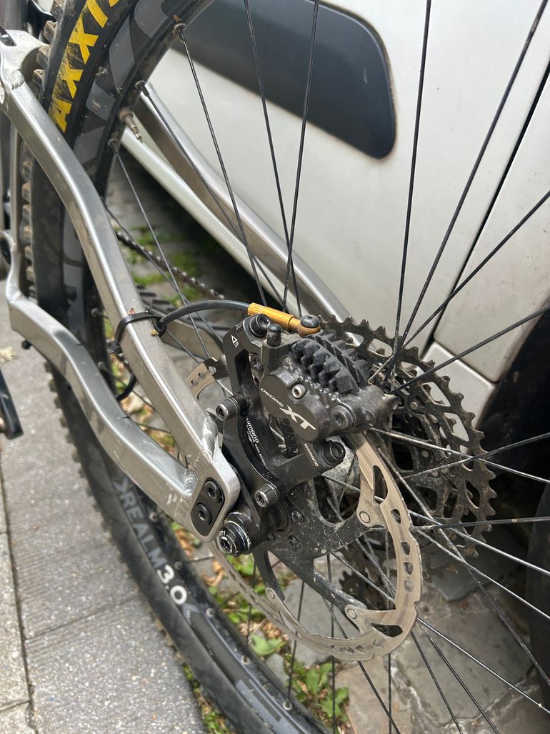 Used Banshee Prime V3.1 RAW Medium 2022 Mountainbike, Light Gray — image 4 of 8