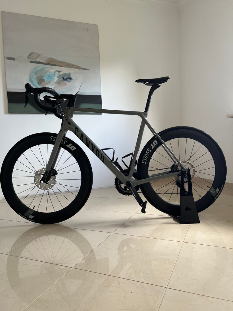 Used Canyon Ultimate CF SL 8 Aero LTD 2022 2022 Road & Gravel, Light Gray — image 7 of 10