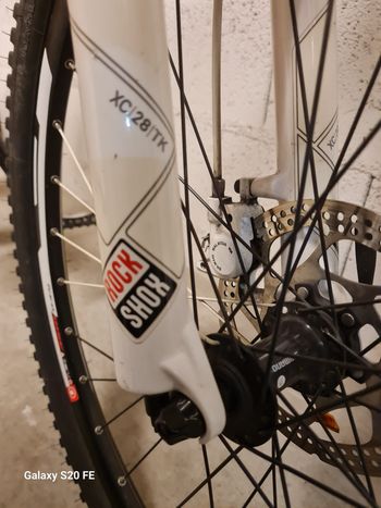 Used Bianchi 7300 2012 Mountainbike, White — image 3 of 5