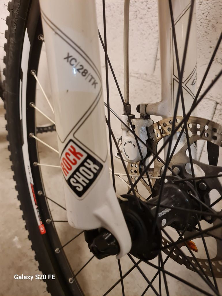 Used Bianchi 7300 2012 Mountainbike, White — image 3 of 5