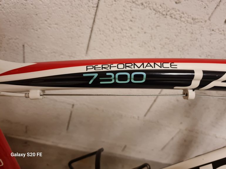 Used Bianchi 7300 2012 Mountainbike, White — image 4 of 5