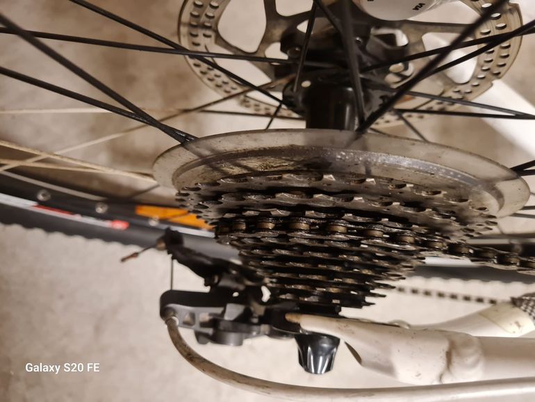 Used Bianchi 7300 2012 Mountainbike, White — image 2 of 5