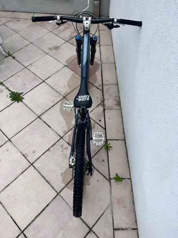 Used Giant Reign 1 2024 2024 Mountainbike, Black, 29 — image 10 of 11