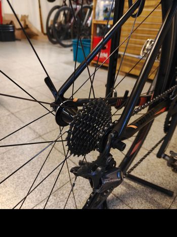 Used Giant Tcr Shimano Ultegra 2018 Road & Gravel, Black — image 12 of 15