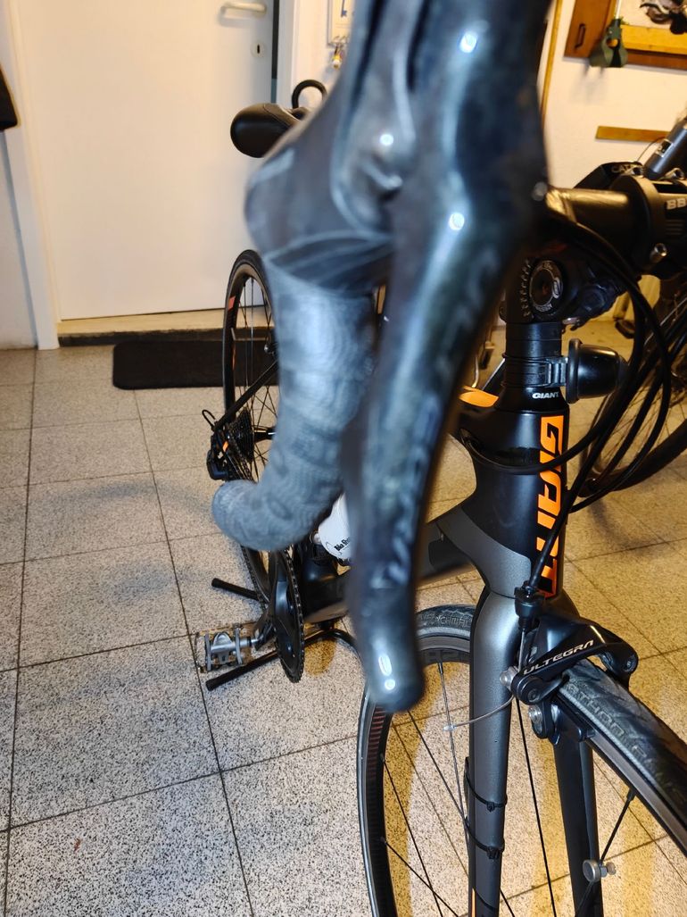 Used Giant Tcr Shimano Ultegra 2018 Road & Gravel, Black — image 10 of 15
