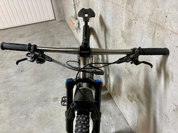 Tweedehands Genesis Tarn Shimano Deore XT 2022 Mountainbike — afbeelding 21 van 23