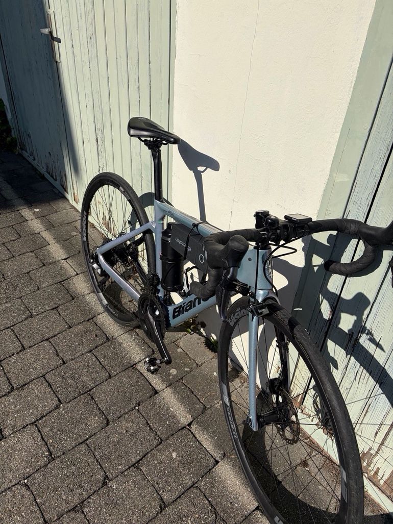 Used Bianchi Aria Shimano Ultegra Di2 2023 Road & Gravel, Blue — image 8 of 10